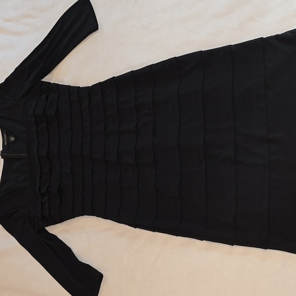 WHBM Black Dress 🖤 - Picture 3 of 9